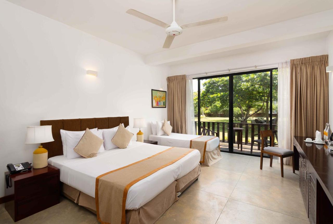 The South - Beach & Lake Ahangama Отель 4*