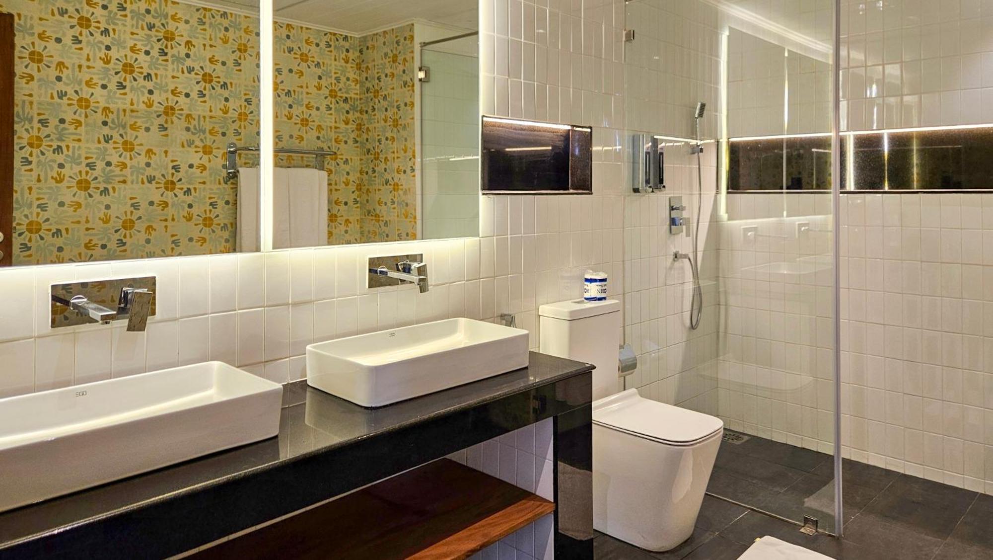 Отель The South - Beach & Lake Ahangama 4*
